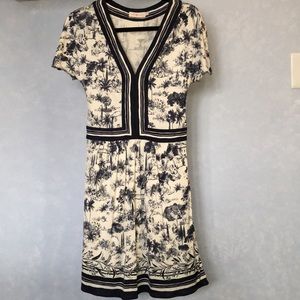 Tory Burch sunn dress 100% silk with retro prints